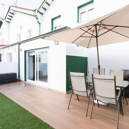 Chalet En La Cuidad- Con Jardin Y Barbacoa ヒホン エクステリア 写真